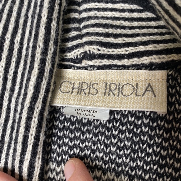 Chris Triola sweater women’s medium handmade black ivory thick warm aztec - Picture 3 of 6